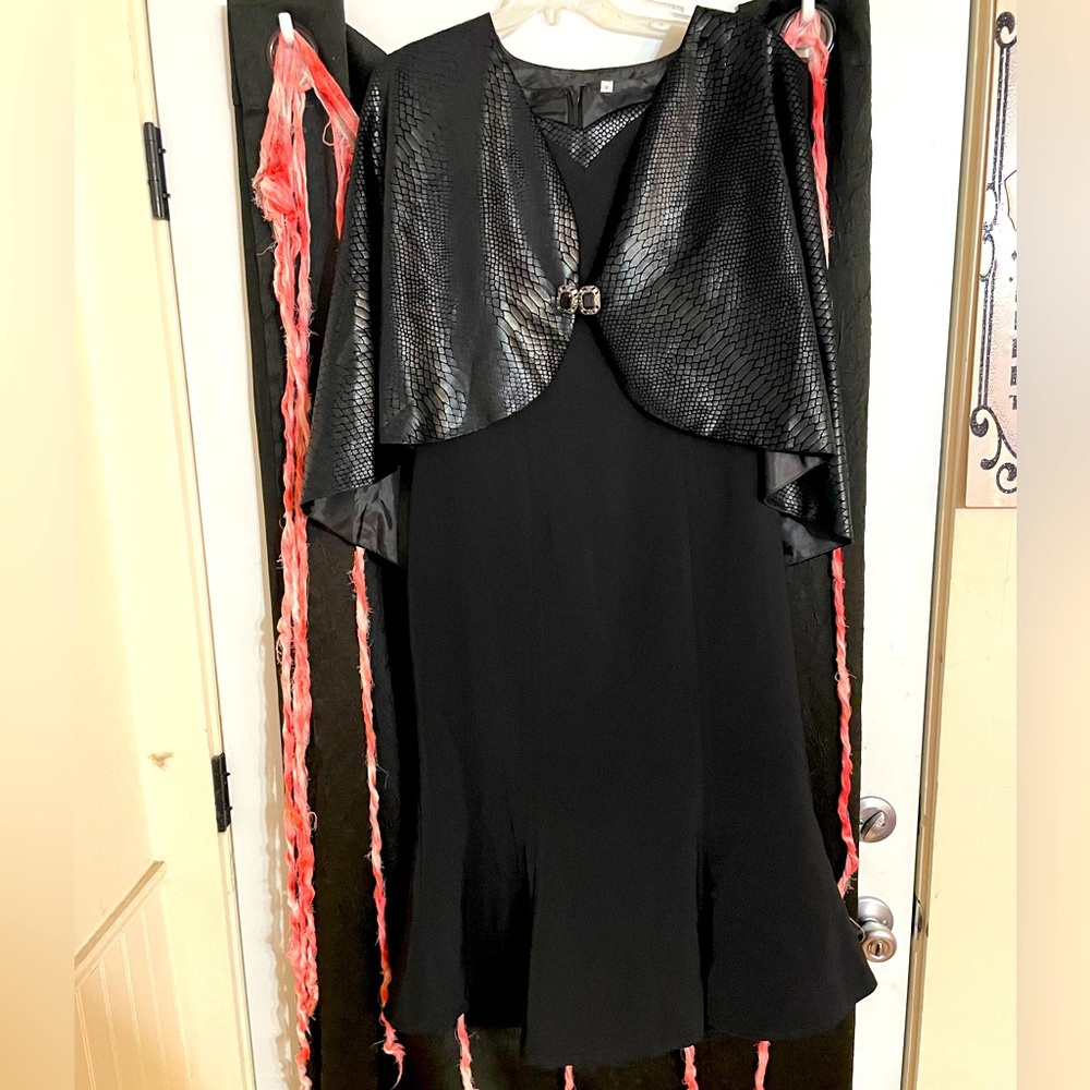 EY Signature Dress w/ Shawl